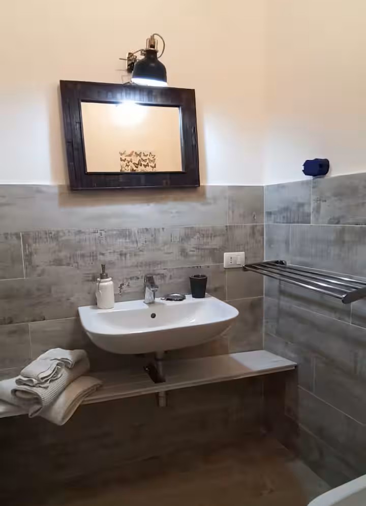 La Scalia con Cortile — Bathroom